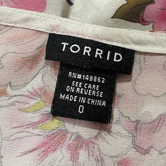 Torrid White Floral Cold Shoulder Top - 0 - Picture 9 of 11